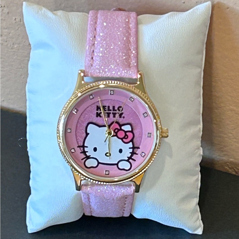 Hello Kitty Women’s Watch With Glittery Light Pink Adjustable Leather Strap NWTS - Picture 9 of 10